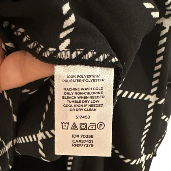 Ann Taylor Factory Petite Black & White Rope Grid Print Button Down Blouse SP - Picture 8 of 9